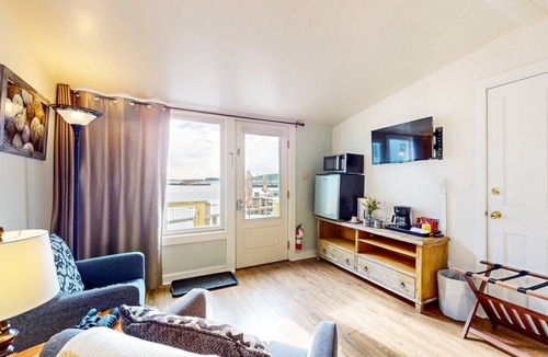 Stonington Apartment | The Angelique - Inn on the Harbor