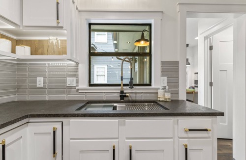 Tulsa House | The Artiste Downtown Bungalow. Renovated home in Historic Neighborhood.