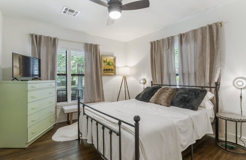 Tulsa House | The Artiste Downtown Bungalow. Renovated home in Historic Neighborhood.