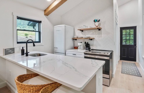 Logan Cabin | The Ashton | Modern Hocking Hills Cabin