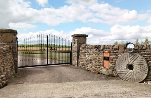 Crook House | The Barn, Luxury Country Home Sleeps 6 Hot Tub