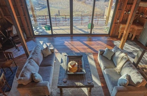 Waldron House | The Barn on 7