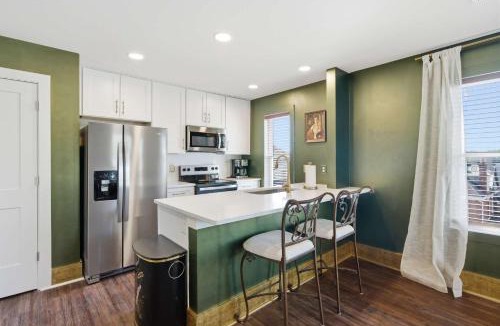 Covington House | The Bavarian Inn 6 Chic 1 BDR
