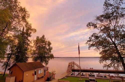 Ray House | The Bay View Lodge!