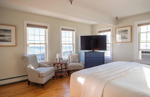 Kennebunk Hotel | The Beach House Inn
