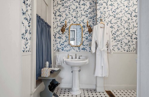 Dublin Bed & Breakfast | The Bell Family Suite Historic Rockwood Manor