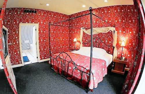 Aurora Hotel | The Bertram Inn & Conf Ctr, A Trademark Collection Hotel