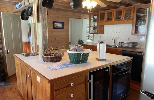 North Brooklin House | 'The Big House' Classic Updated Farmhouse July/Aug, 6 day, Sun to Sat ONLY