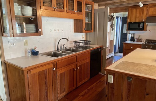 North Brooklin House | 'The Big House' Classic Updated Farmhouse July/Aug, 6 day, Sun to Sat ONLY