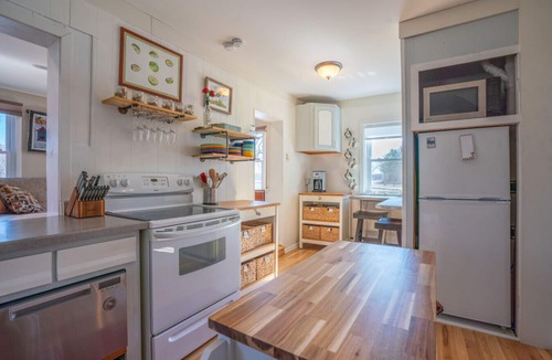 Rice Lake House | The Blackbird Inn on Rice Lake