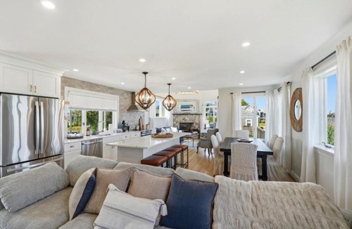 Matunuck House | The Blue Heron