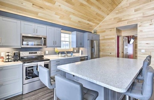 Hayward House | The Blue Musky - Hayward, WI