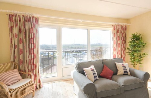 Alnmouth Cottage | THE BOATHOUSE (ALNMOUTH), pet friendly, with a garden in Alnmouth