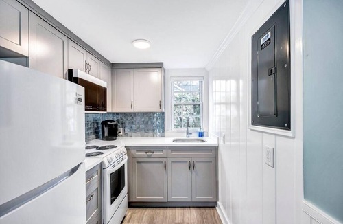 Hyannis Condo | The Breakwaters Hyannis - Your Home Away From Home! RPAM047