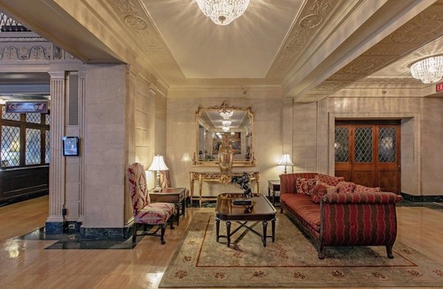 Downtown Louisville Hotel | The Brown Hotel