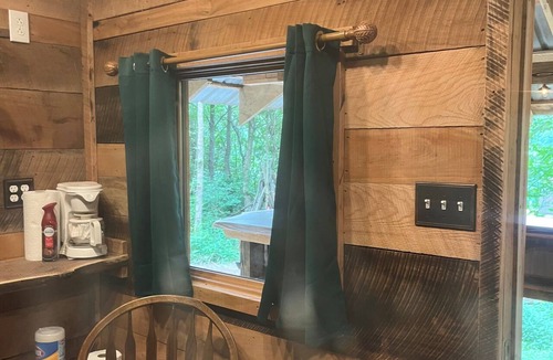 East Fultonham Cabin | The Bunkhouse