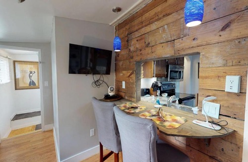 Prestonia House | The Camp Taylor Cottage