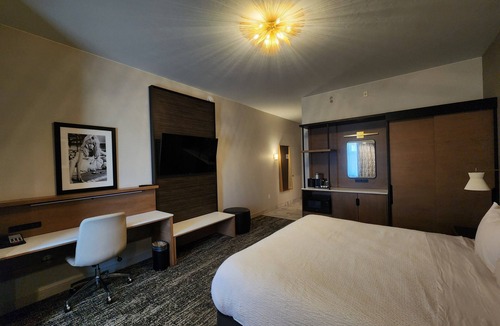 Burlington Hotel | The Catfish Bend Inn & Spa