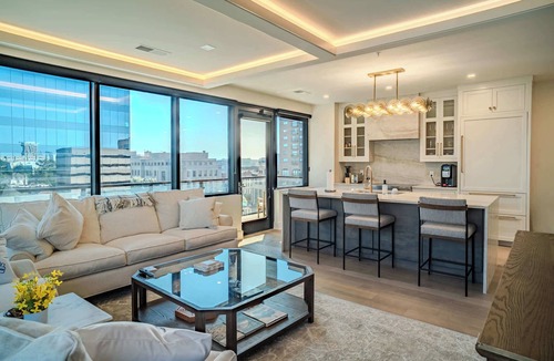 Downtown Condo | The Champion's Suite Unit 809