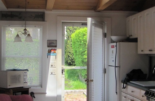 Provincetown Cottage | The charm of Old Cape Cod-free standing cottage