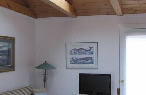 Provincetown Cottage | The charm of Old Cape Cod-free standing cottage