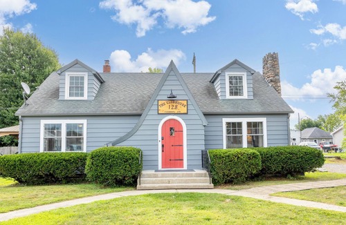 Russells Point House | The Clubhouse at the Lake
