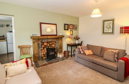 Riding Mill Cottage | THE COACH HOUSE, pet friendly, with a garden in Corbridge