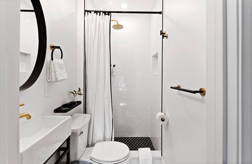 Salem Hotel | The Coach House