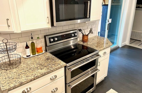 Kittery House | The Coastal Kittery Retreat - cozy, quiet, close to beaches and restaurants