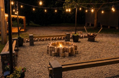 Stillwater Cabin | The Corner Booth @ The Boone Docks Cabins