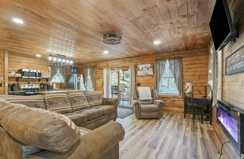 Creola Cabin | The Corral | Hocking Hills, EV Charger, Hot Tub