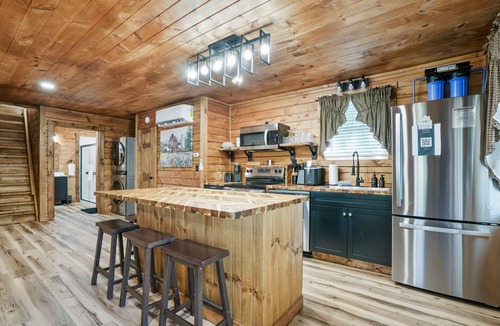 Creola Cabin | The Corral | Hocking Hills, EV Charger, Hot Tub