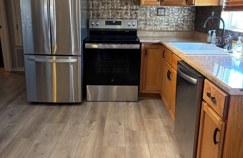 Davis House | The Cottage at Davis: very close to Turner Falls, Cross Bar Ranch, Lil Niagara!