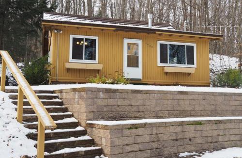 Frankfort House | The Crystalaire Cabin - Charming and Relaxing!