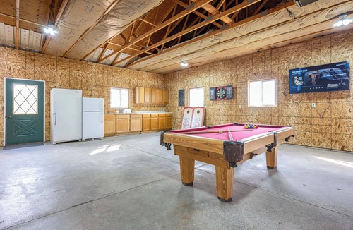 Wisconsin Dells House | The Dells Gathering House - Your Vacation Farmhouse Retreat with Room For All!