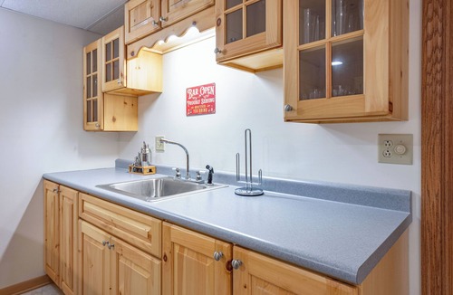 Wisconsin Dells House | The Dells Gathering House - Your Vacation Farmhouse Retreat with Room For All!