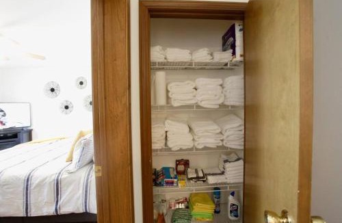 Cynthiana Apartment | The Den at Buckskin- Entire House in Frankfort, OH