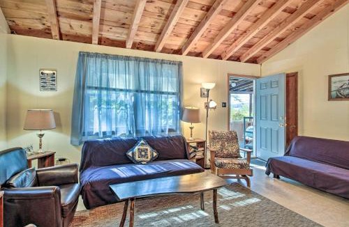 Raymond House | 'The Den' Raymond Home w/200 Feet of Sandy Beach!