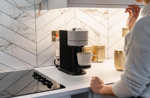 Dowanhill Apartment | The Devonshire Suite - Your 5 STAR West End Stay!