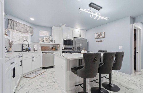 Tulsa House | The D’Luxe on Denver in Downtown Tulsa: Sleeps 11
