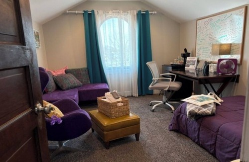 Mapleton/Fall Creek House | THE DREAM & SOLITUDE SUITE — WOMEN ONLY 2 Room Stay