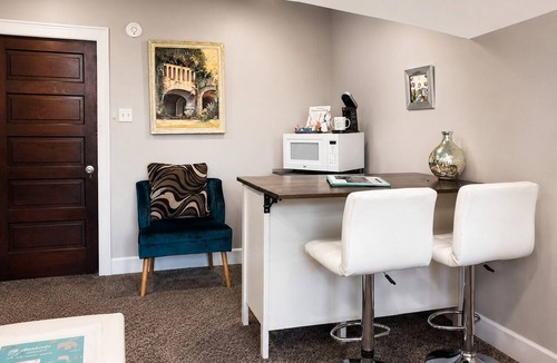 Mapleton/Fall Creek House | THE DREAM & SOLITUDE SUITE — WOMEN ONLY 2 Room Stay