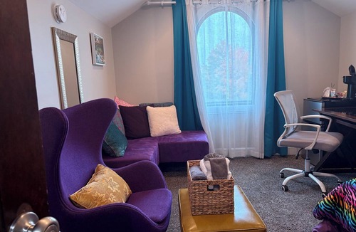 Mapleton/Fall Creek House | THE DREAM & SOLITUDE SUITE — WOMEN ONLY 2 Room Stay