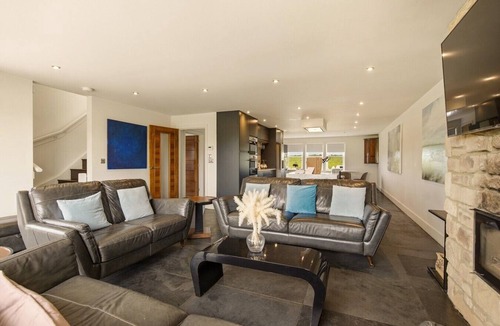 Bamburgh House | The Duke - North East Escapes