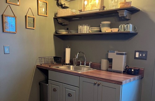 Mesopotamia Apartment | The Eagles Nest-Cute & Cozy