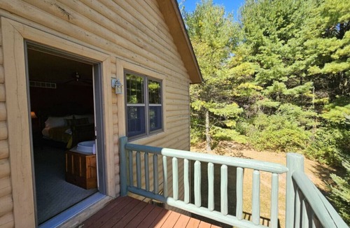 Sturgeon Bay Cabin | The Evergreen Cabin (2 bedroom)