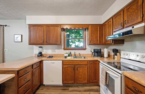 Hamilton House | The Family Nook - Home for 8