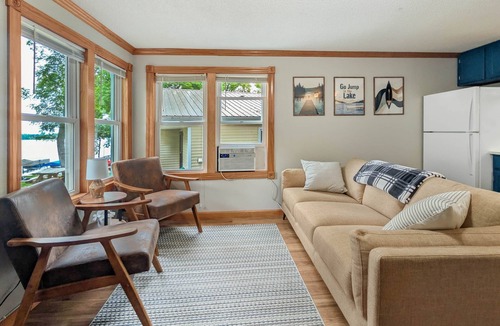 Alexandria House | "The Firefly" at Darling Shores