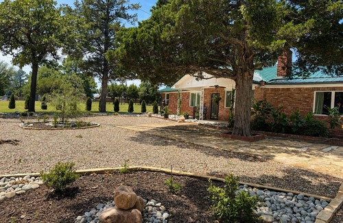 Edmond House | The Garden Retreat