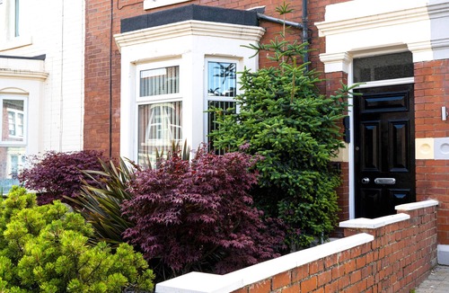 Whitley Bay Cottage | THE GEORGE, pet friendly, country holiday cottage in Whitley Bay